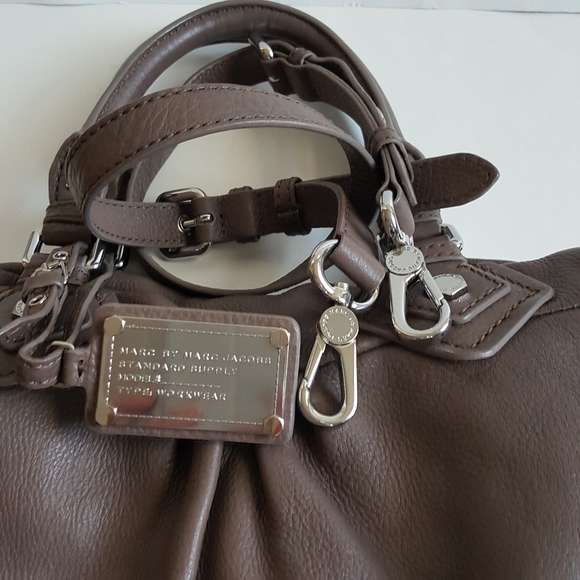 Marc By Marc Jacobs Leather cross body bag. - Picture 3 of 8